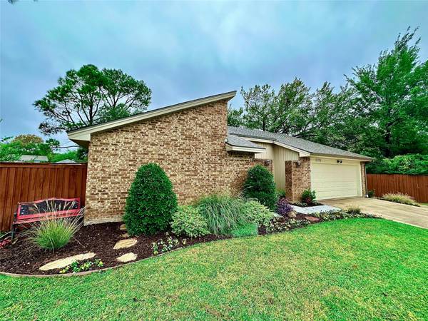 3205 Manchester Circle, Bedford, TX 76021