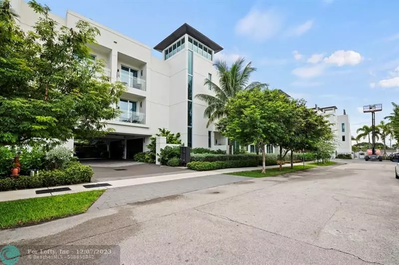 Lauderdale By The Sea, FL 33308,236 Garden Ct  #236