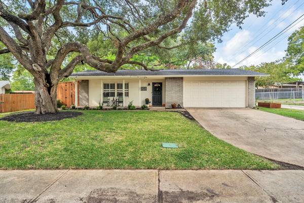 825 Edgefield Drive,  Richardson,  TX 75080