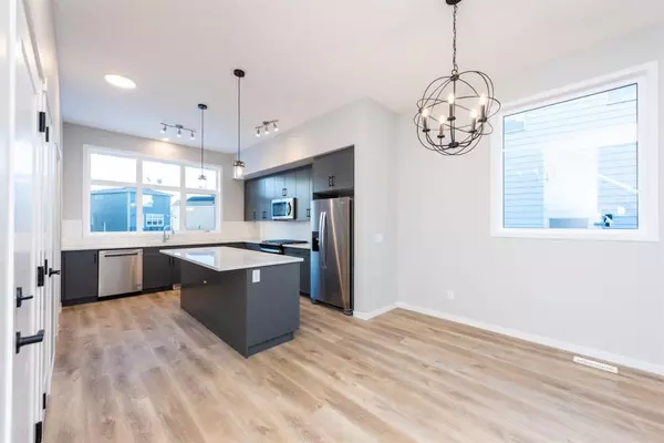 Calgary, AB T3M 3N1,253 Magnolia WAY SE