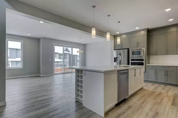 Calgary, AB T3M 3H7,164 Magnolia HTS SE