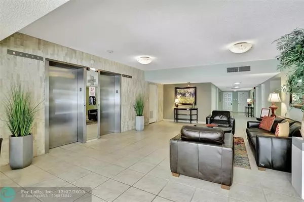 Pompano Beach, FL 33069,805 Cypress Blvd  #108