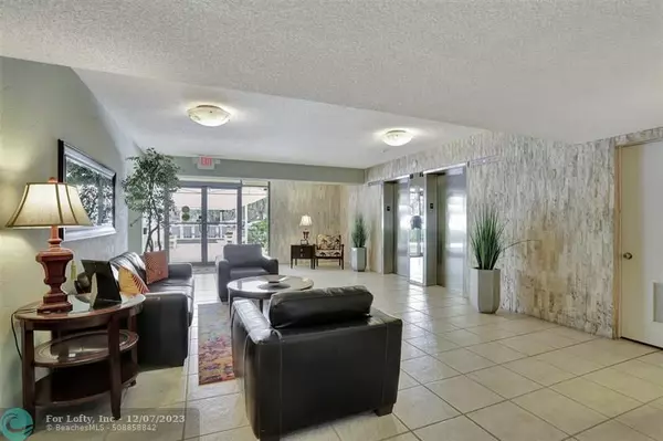 Pompano Beach, FL 33069,805 Cypress Blvd  #108