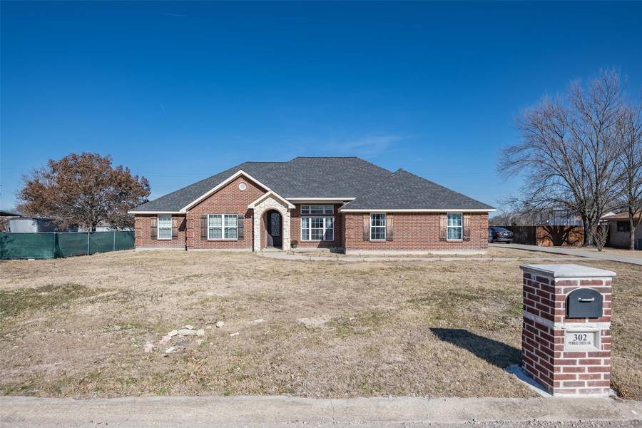 302 Pebble Creek Drive, Red Oak, TX 75154