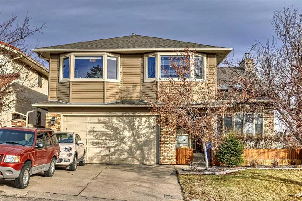 Calgary, AB T3A 4C5,32 Edgeland Rise NW