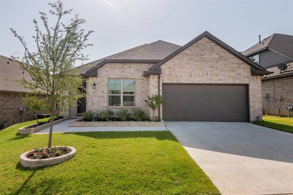 5424 High Pointe Drive, Haltom City, TX 76137