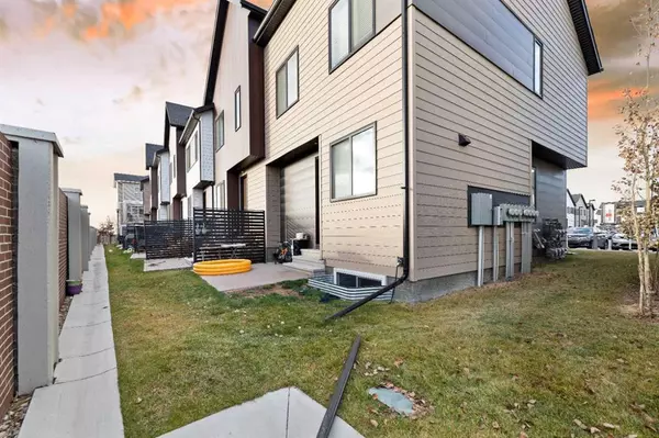 Calgary, AB T3N 1M3,602 Redstone CRES NE