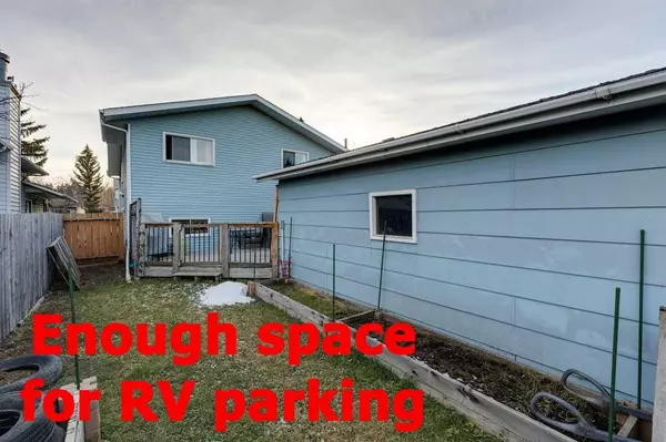 Calgary, AB T3K 2Y1,167 Sandstone RD NW