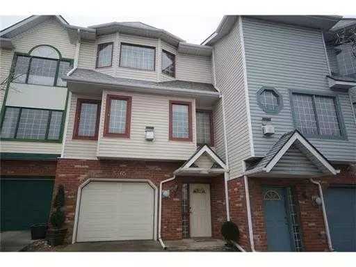 Calgary, AB T3H 3J8,5465 PATINA DR SW