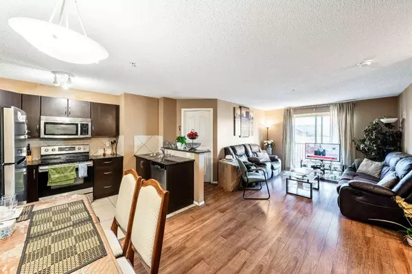 Calgary, AB T3K 0M2,60 Panatella ST NW #2306