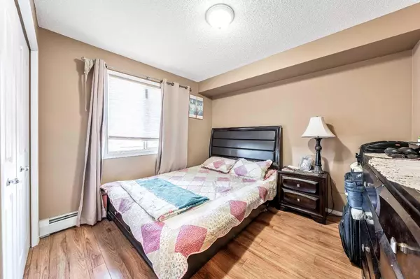 Calgary, AB T3K 0M2,60 Panatella ST NW #2306