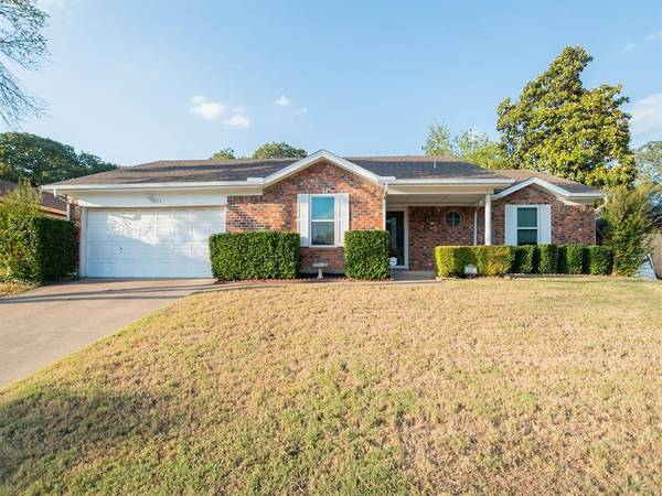 625 Huntwich Drive, Bedford, TX 76021