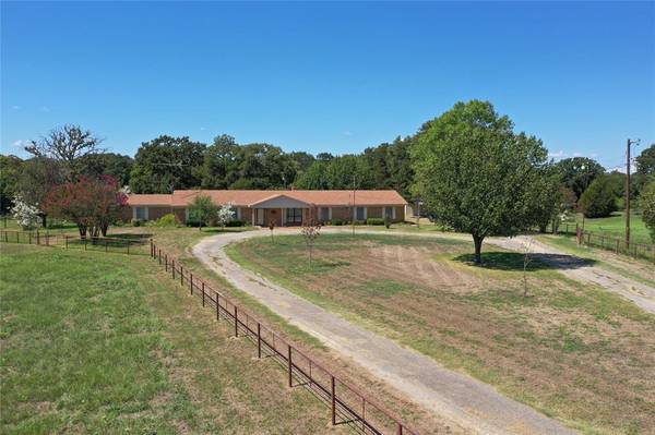 11599 CR 2502, Eustace, TX 75124