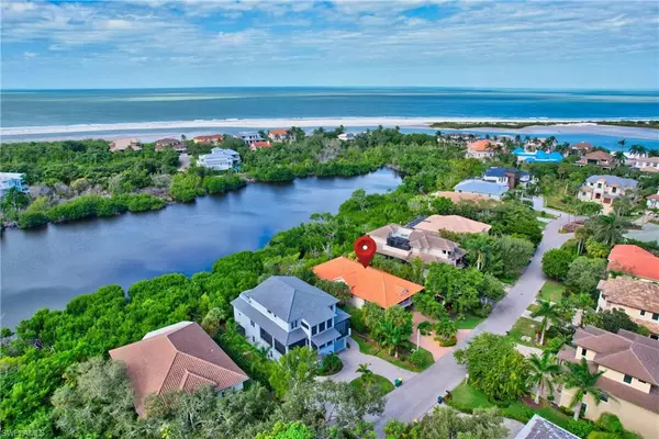 842 Hideaway CIR W, Marco Island, FL 34145