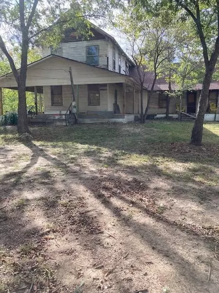 209 Bills Street, Bonham, TX 75418