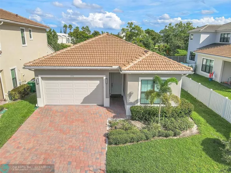 3751 NW 87th Way, Coral Springs, FL 33065