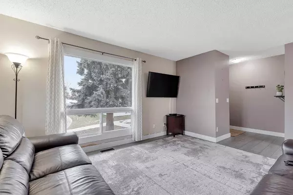 Calgary, AB T2J6M6,233 Deerpoint LN SE