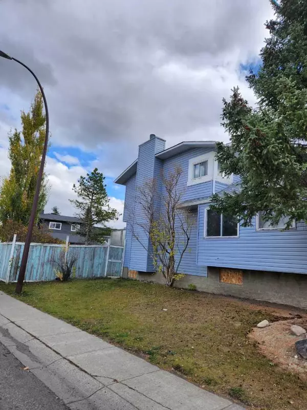 Calgary, AB T3J 2T3,6572 Martingrove DR NE