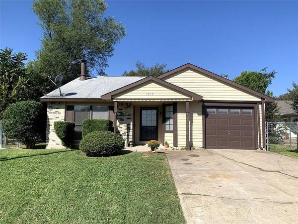 1513 Windsor Drive, Glenn Heights, TX 75154