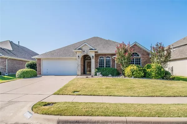 2704 Flint Rock Drive, Fort Worth, TX 76131