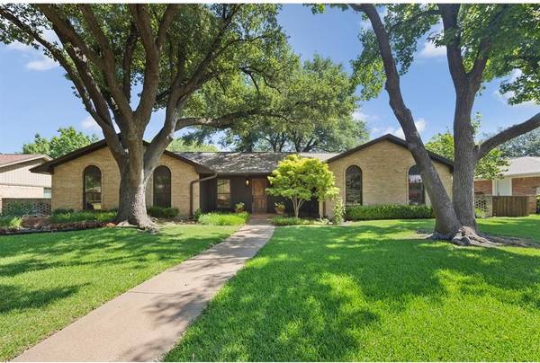 7423 Tangleglen Drive, Dallas, TX 75248