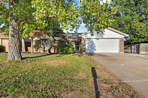 205 Meador Lane, Burleson, TX 76028