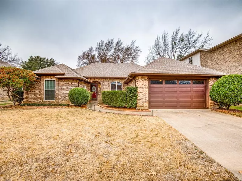 3709 Fieldcrest Lane, Bedford, TX 76021