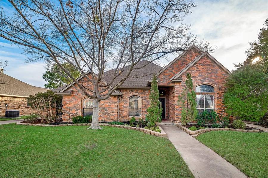 2513 Fox Glenn Circle, Bedford, TX 76021