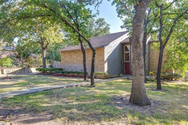 Bedford, TX 76021,3816 Wimbleton Court