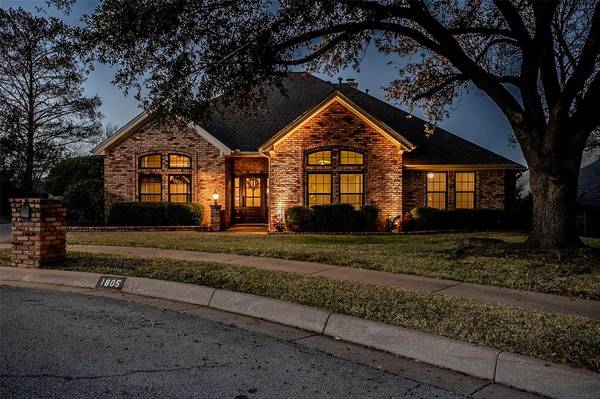 1805 Glenbrook Court, Bedford, TX 76021