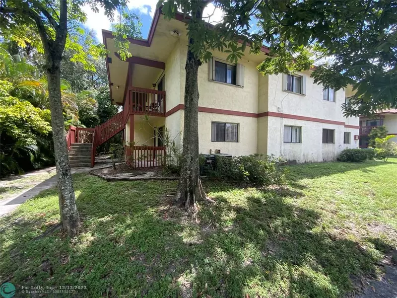 4311 NW 19th St #7, Lauderhill, FL 33313