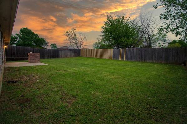 1905 Marina Drive, Mansfield, TX 76063