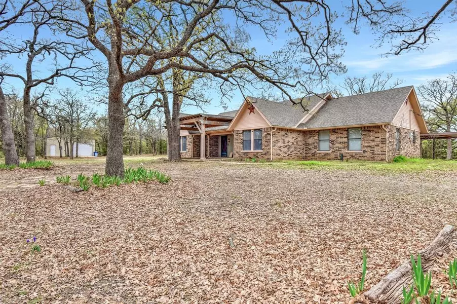 7586 W Line Road, Collinsville, TX 76233