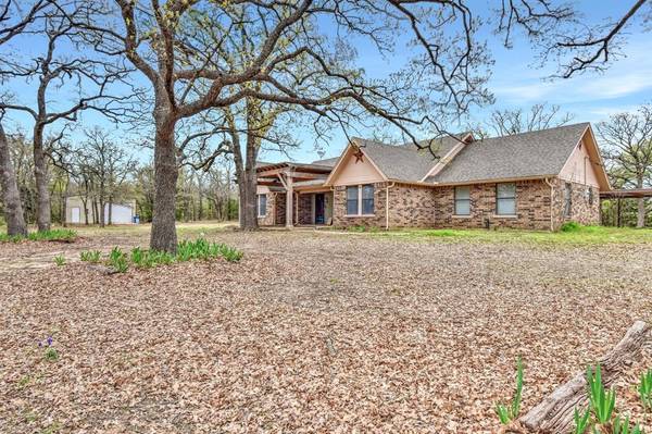 7586 W Line Road, Collinsville, TX 76233