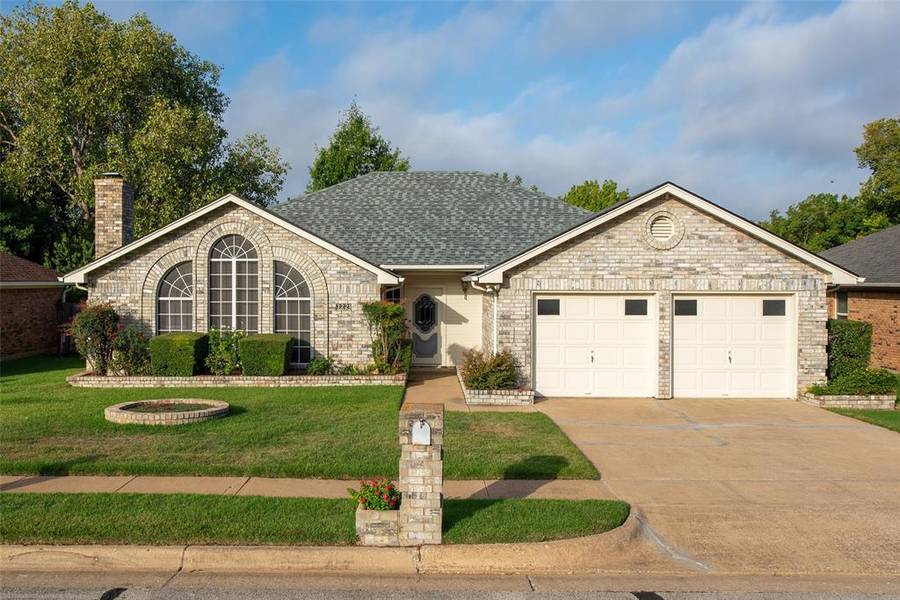 3221 Timber Grove Drive, Bedford, TX 76021