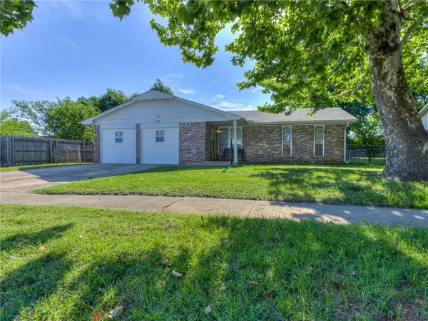 516 S Heights Drive, Mustang, OK 73064