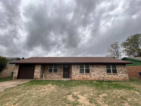 182 Hampton Street, Graham, TX 76450