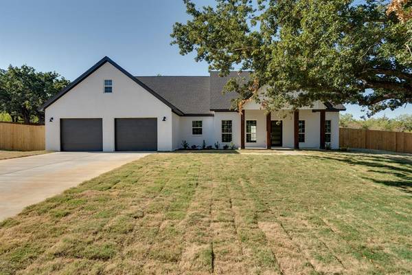 609 Willow Bend Street, Keene, TX 76031