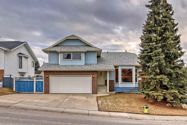 355 Hawkwood BLVD NW, Calgary, AB T3G 3G8