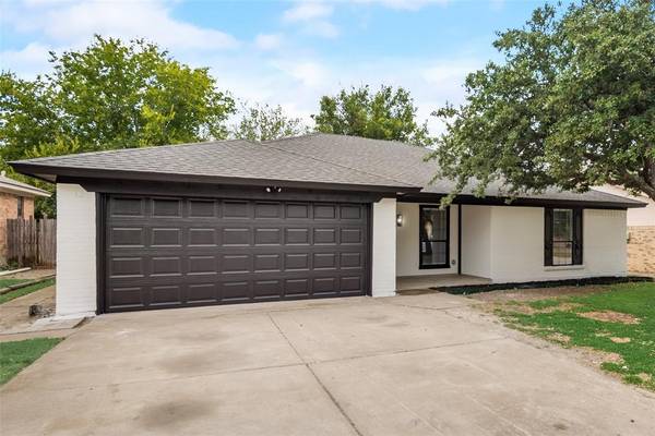 6412 Westridge Drive, Watauga, TX 76148