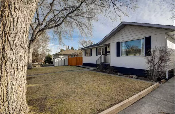 Calgary, AB T2K 3E1,607 Thorndale RD NW