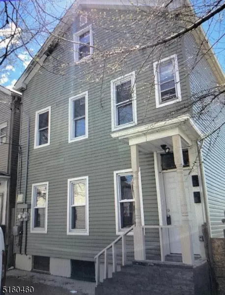 187 Clinton St, Paterson City, NJ 07522