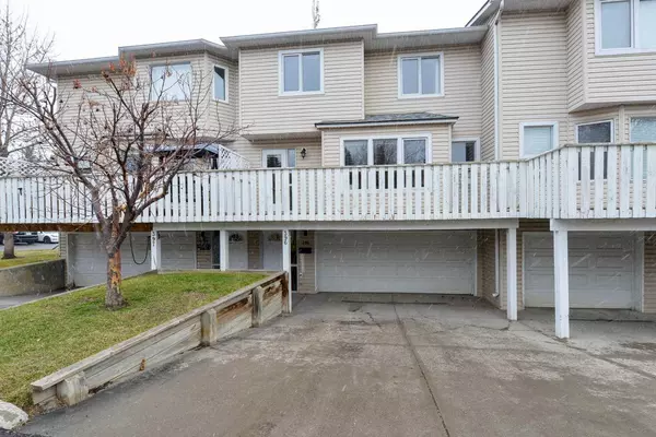 Calgary, AB T3E 7H4,396 Killarney Glen CT SW