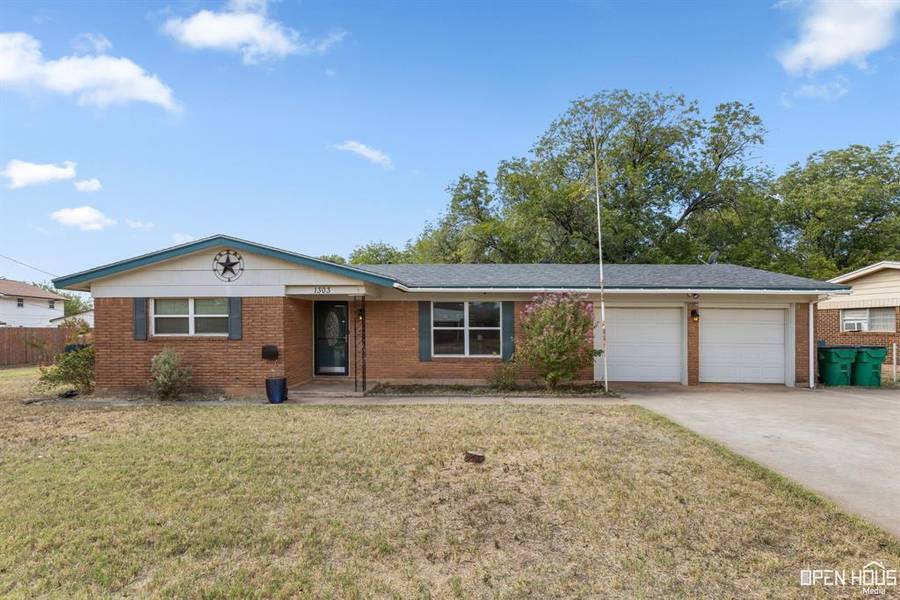 1303 Mary Drive, Iowa Park, TX 76367