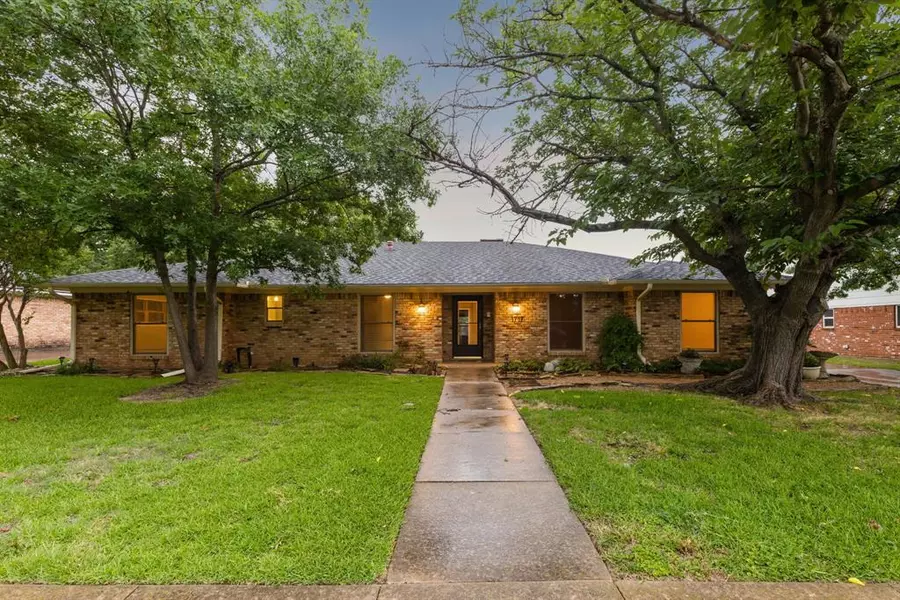 1717 Yarborough Drive, Sherman, TX 75092