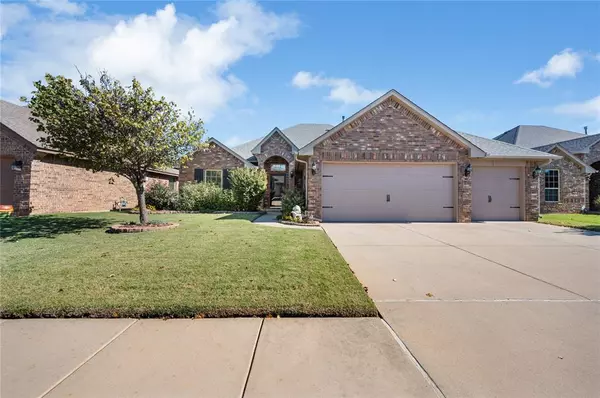 3028 Canton Trail, Yukon, OK 73099