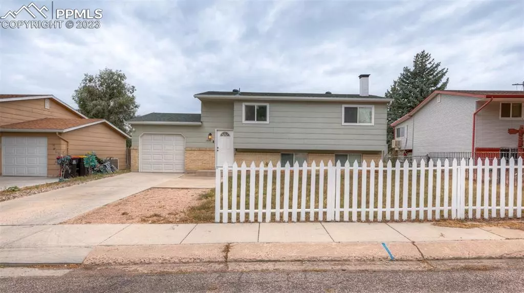 1530 Leigh LN, Fountain, CO 80817