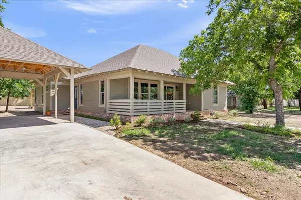 Mcgregor, TX 76657,716 W 4th Street