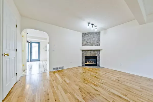 Calgary, AB T3K 4T1,355 Covewood PARK NE