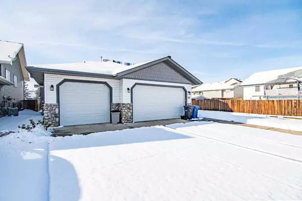 Penhold, AB T0M1R0,50 Heritage DR